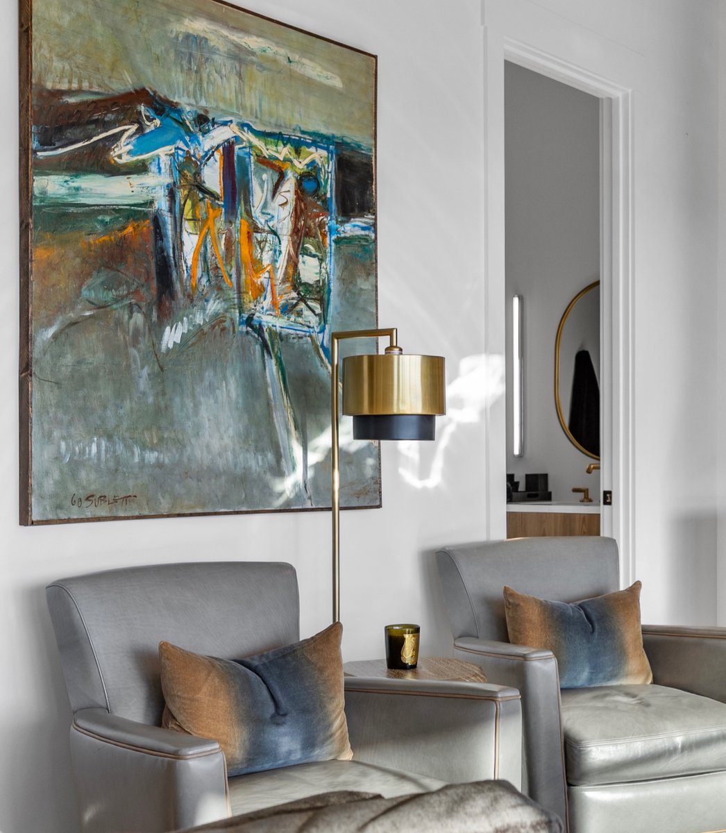FlatrockMC's tweet photo. Luxury is in the details. This garage loft was curated by our onsite designer and furnished through Bennett Home—Knoxville’s long-standing source for artisan-crafted pieces. From the curated décor to the quality of each piece, every element reflects a lifestyle built around intentional design.
