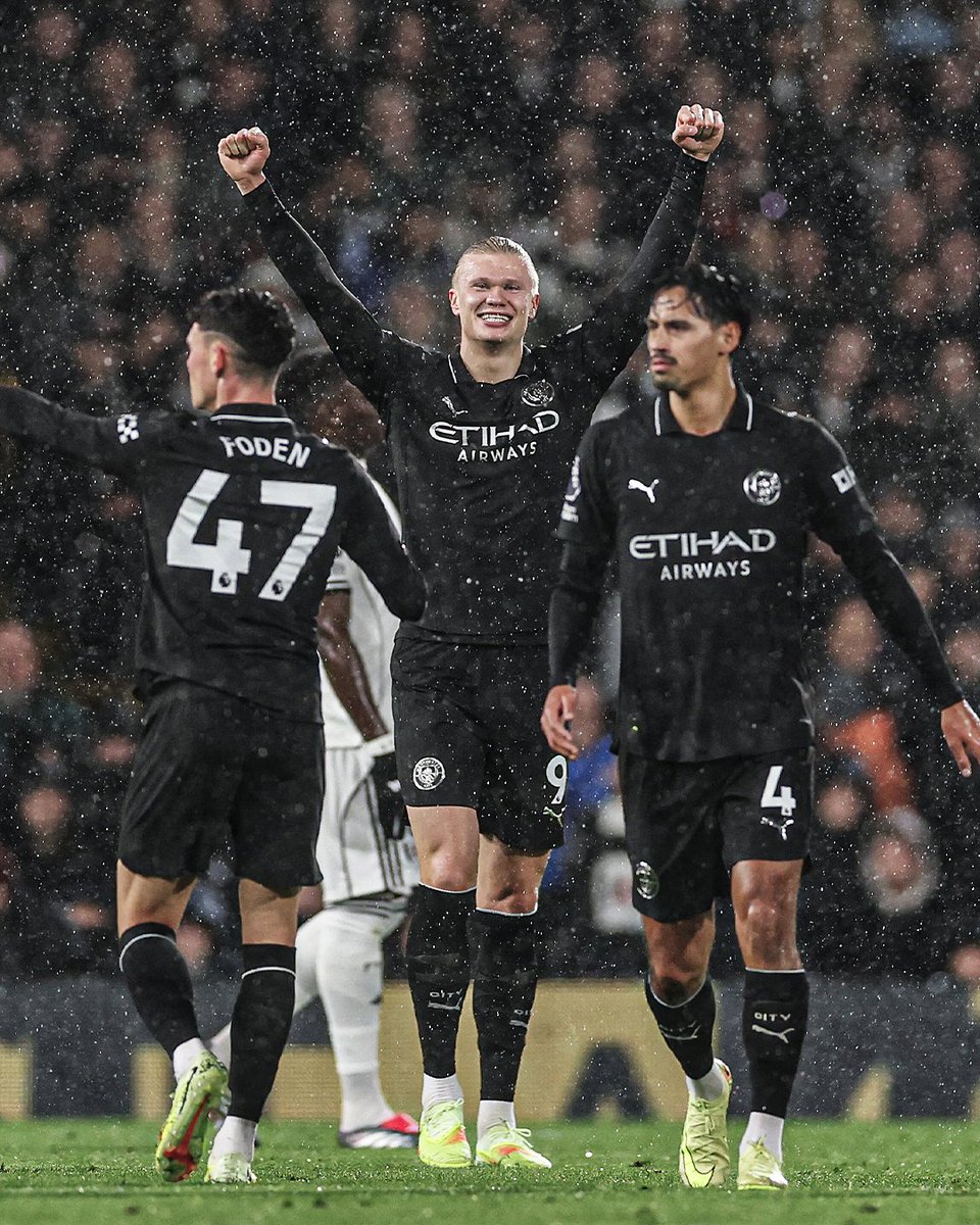 ESPNUK's tweet image. Erling Haaland was the fastest player in Premier League history to reach:

▪️20 goals (14 games)
▪️30 goals (27 games)
▪️40 goals (39 games)
▪️50 goals (48 games)

He’s now become the fastest ever to reach 100 goals ⚽️