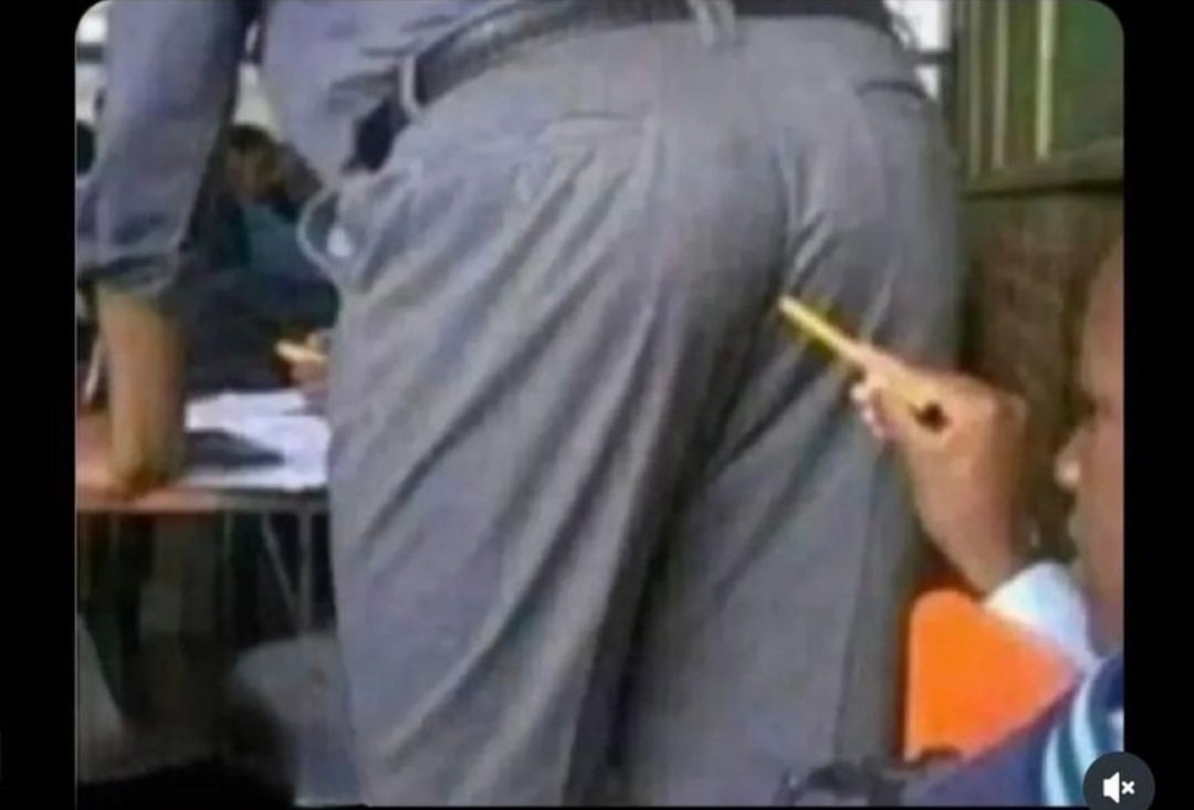 Chriz_hot's tweet image. &quot;Teachers must stop beating learners &quot;

Meanwhile the learners 👇