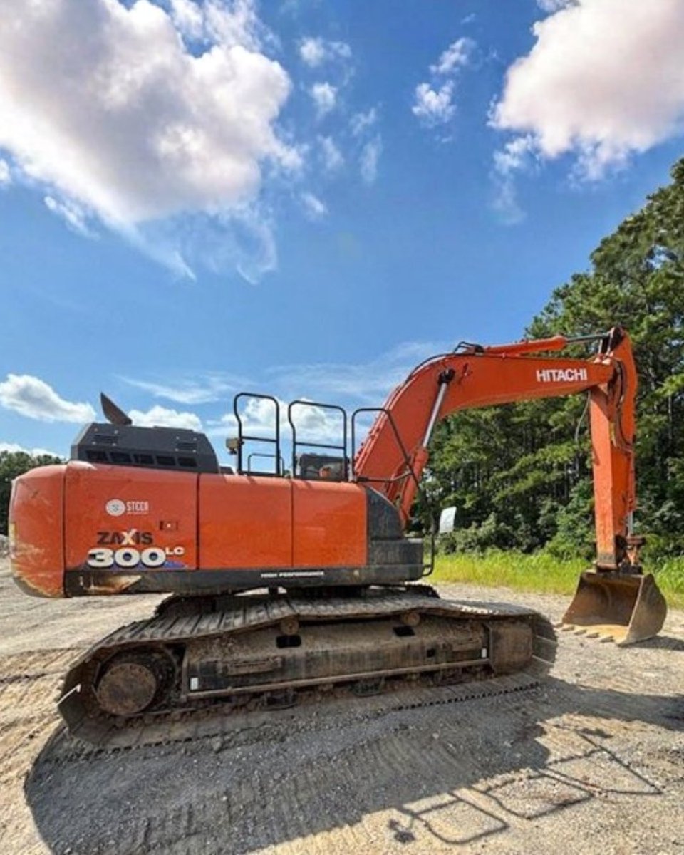 Bid now on this 𝟐𝟎𝟐𝟐 𝐇𝐈𝐓𝐀𝐂𝐇𝐈 𝐙𝐗𝟑𝟎𝟎 𝐋𝐂-𝟔