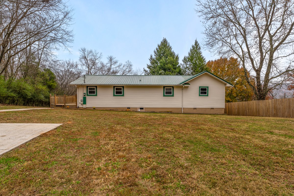 RyanColemanCEO's tweet image. 🏡NEW LISTING!
📍116 Thomas Ln, Kingston, TN 37763
🛏  𝟑 𝐁𝐞𝐝 | 🛁 𝟏.𝟓 𝐁𝐚𝐭𝐡 | 📐 𝟏,𝟒𝟎𝟎 𝐒𝐪𝐅𝐭
💰$340,000

📸 ryancoleman.org/116-thomas-lan…
📲 Call 865-693-SOLD or visit RyanColeman.org

#KingstonTNRealEstate #LakeAccess #NoHOA #HometownRealty