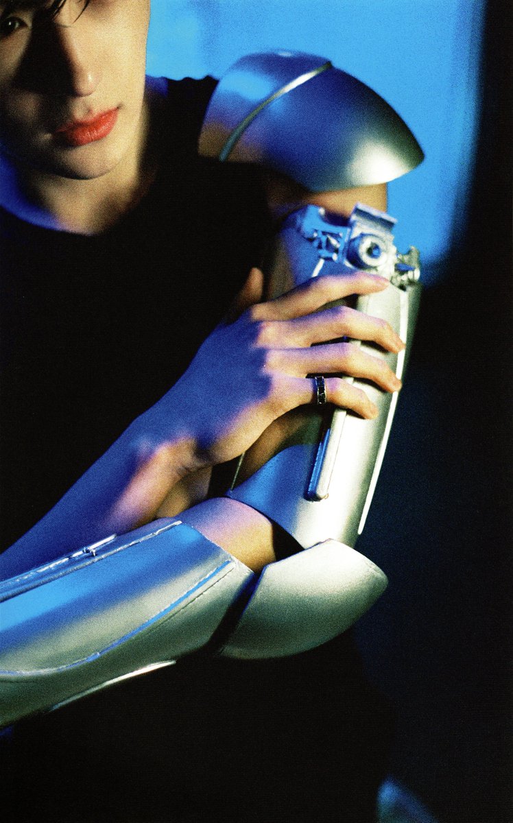 tbz_archive1206's tweet image. 📁 BE YOUR OWN KING PHOTOBOOK 4k Scans (2021)
        ↳ 비 유어 온 킹 포토북 고화질 스캔 #더보이즈 #현재 #HYUNJAE