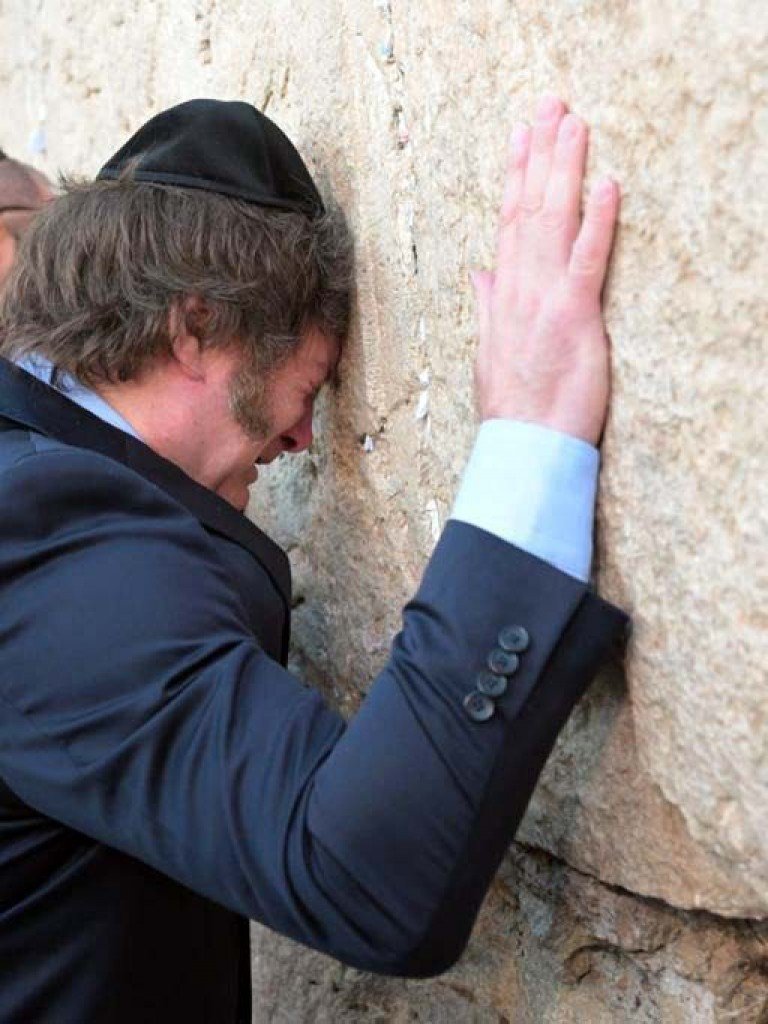 🟥⚠️✅ Israel hizo espionaje sobre Spagnuolo y ANDIS, y armó un informe con fotos, audios, videos que muestran la corrupción del gobierno de Milei. Ahora el Estado judío los extorsiona y así le regalan bienes de los argentinos. ¿Patricia Bullrich no sabía de ésto?.