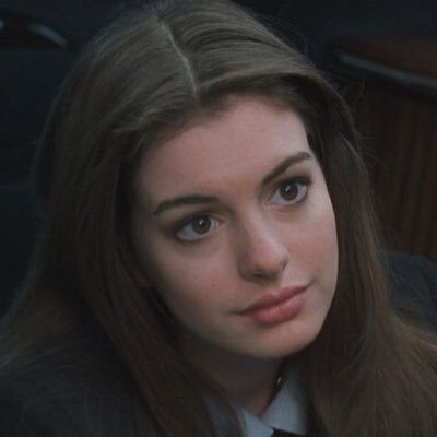 studyviccc's tweet image. o icon da conta vs a dona