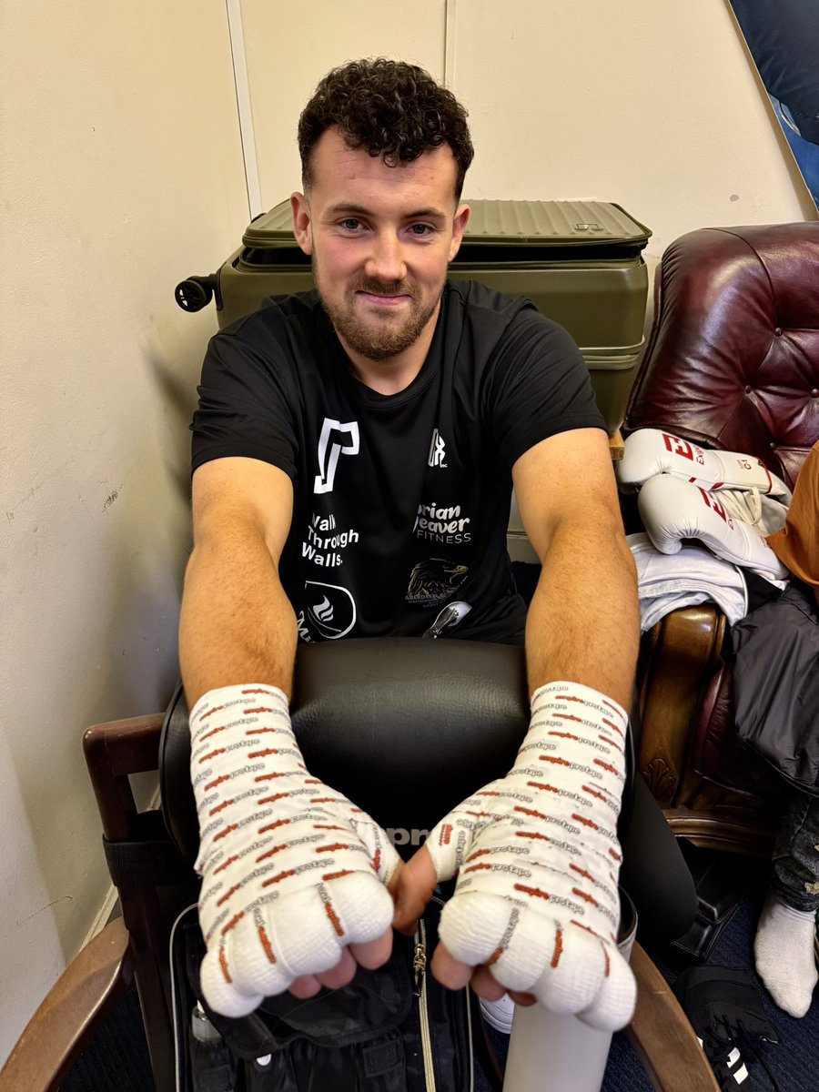 crueljohno's tweet photo. James Paterson wrapped and ready to go in his pro debut ๐ฅ๐ฅ #Handwrapper #Handwrapping #FightNight #Boxing
๐Aberdeen, Scotland https://t.co/k4sh75ogPr