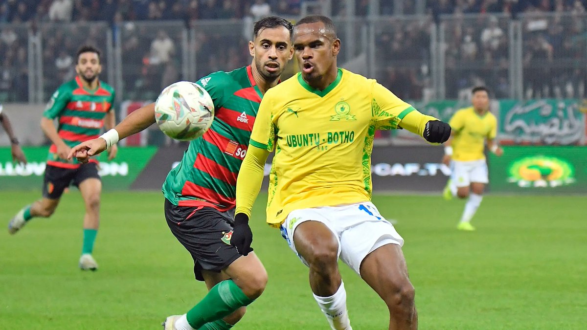 QuatrLinhas's tweet image. Draw between @THEDEAN1921 and @Masandawana for #africasuperleague 
#TheDean 0 #Sundowns 0
#MCAMSFC