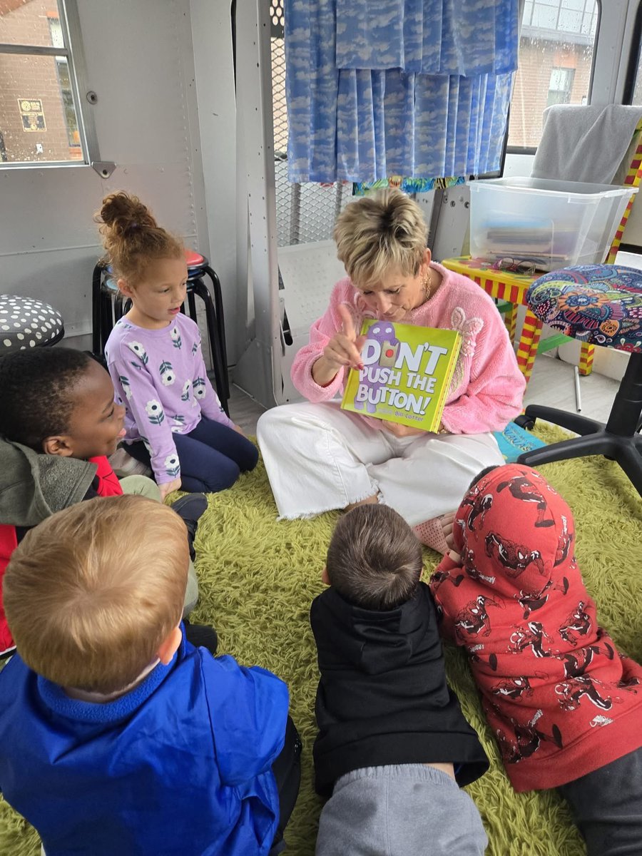 Oak Hills Alumni & Educational Foundation tweet media