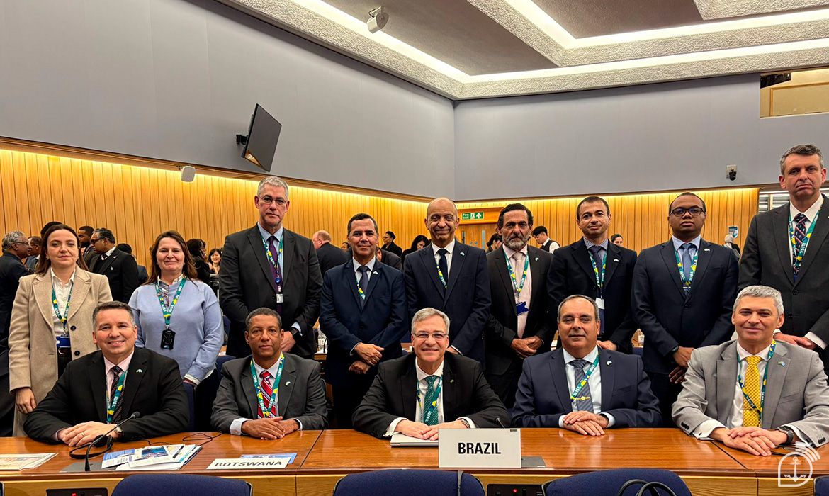 IMO – O Brasil foi reeleito para o Conselho da Organização Marítima Internacional na última sexta-feira (28/11), em Londres, capital do Reino Unido, durante a realização da 34ª sessão da assembleia da entidade:

instagram.com/p/DRxUmRqDnoT/…