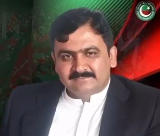 ahmad__bobak's tweet image. این اے 63 سے ٹکٹ ہولڈر ساجد یوسف چھنی بھی آج اڈیالہ جیل نہیں پہنچے، ساجد یوسف کی نمائندگی کیلئے ان کی ٹیم کے چند لوگ پہنچے لیکن موصوف خود غائب رہے

اب ٹیم بعد میں پہلے خود فرنٹ پر آنا ہوگا