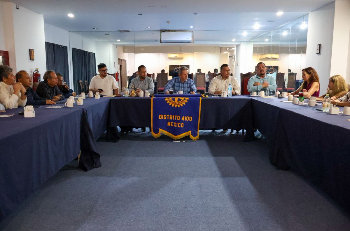 🕊️ 🤲#Entérate l El  secretario General de Gobierno, <a href="/SaulGonzal9/">jSgN</a> , se reunió con integrantes del Club Rotario Bahía de La Paz, que preside Francisco Izair, para fortalecer los mecanismos de colaboración y participación en temas de interés social, como la instalación del Consejo