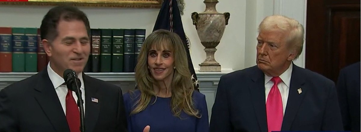 OwnTVRocks1430's tweet image. Thank You @DellOutlet #Dell but Ma&apos;am they are lying to you when it comes to your EYE MAKE UP and also those EYE BROWS .... they are waaaay too dark .... 😩🫣 @WhiteHouse Ms. @MELANIATRUMP please let&apos;s have a meeting AND I know you are all talking about it as well. #DellComputer