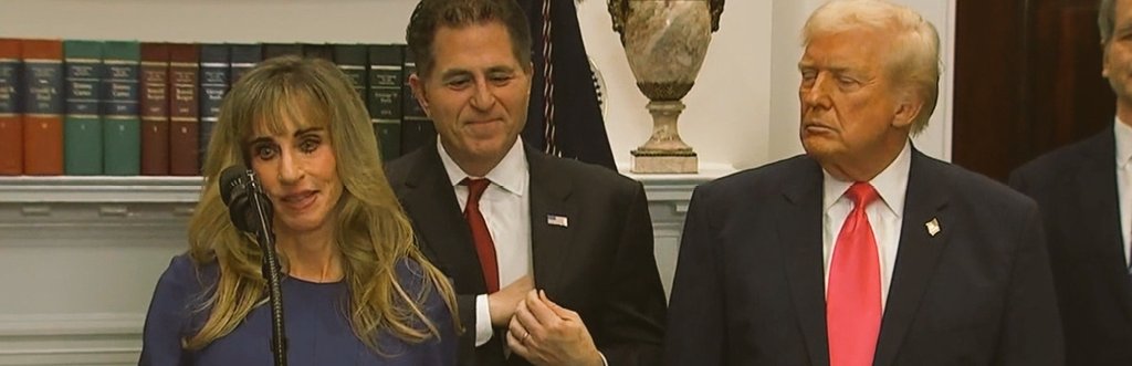 OwnTVRocks1430's tweet image. Thank You @DellOutlet #Dell but Ma&apos;am they are lying to you when it comes to your EYE MAKE UP and also those EYE BROWS .... they are waaaay too dark .... 😩🫣 @WhiteHouse Ms. @MELANIATRUMP please let&apos;s have a meeting AND I know you are all talking about it as well. #DellComputer