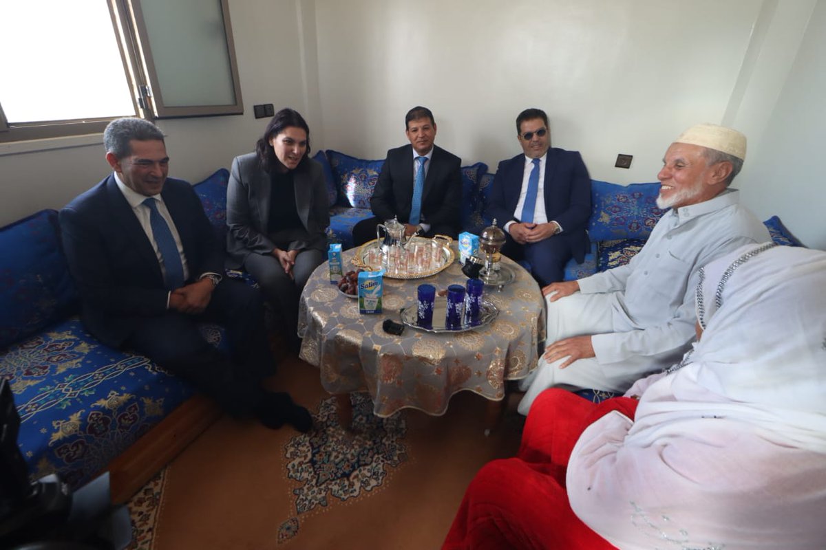 قامت السيدة فاطمة الزهراء المنصوري بمعية السيد والي جهة سوس ماسة والسيد عامل إقليم تارودانت و السيد رئيس الجهة و السيدات و السادة المنتخبين، يومه 2 دجنبر 2025، بزيارة ميدانية لعدد من الدواوير المتضررة من الزلزال، منها دوار آيت معلى (تافنكولت) ودوار أݣادير الجامع (تيزي نتست)
