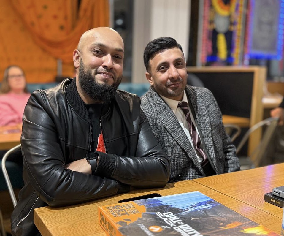 AJRAllModCons's tweet image. Great to see @msybibi @jwheath_heath speaking this evening at LutonEd. Good to chat with so many Luton &amp;amp; @ChilternLT staff tonight. @unlock_educate @unleashing_me @mradamkohlbeck @TeachLeadAAli @phouseKA