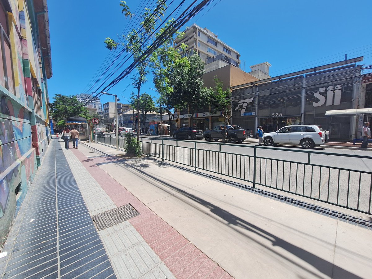 Nuevas vallas peatonales en acera de Arlegui sur entre Echevers y Quinta de <a href="/vinadelmar/">Municipio de Viña del Mar</a>