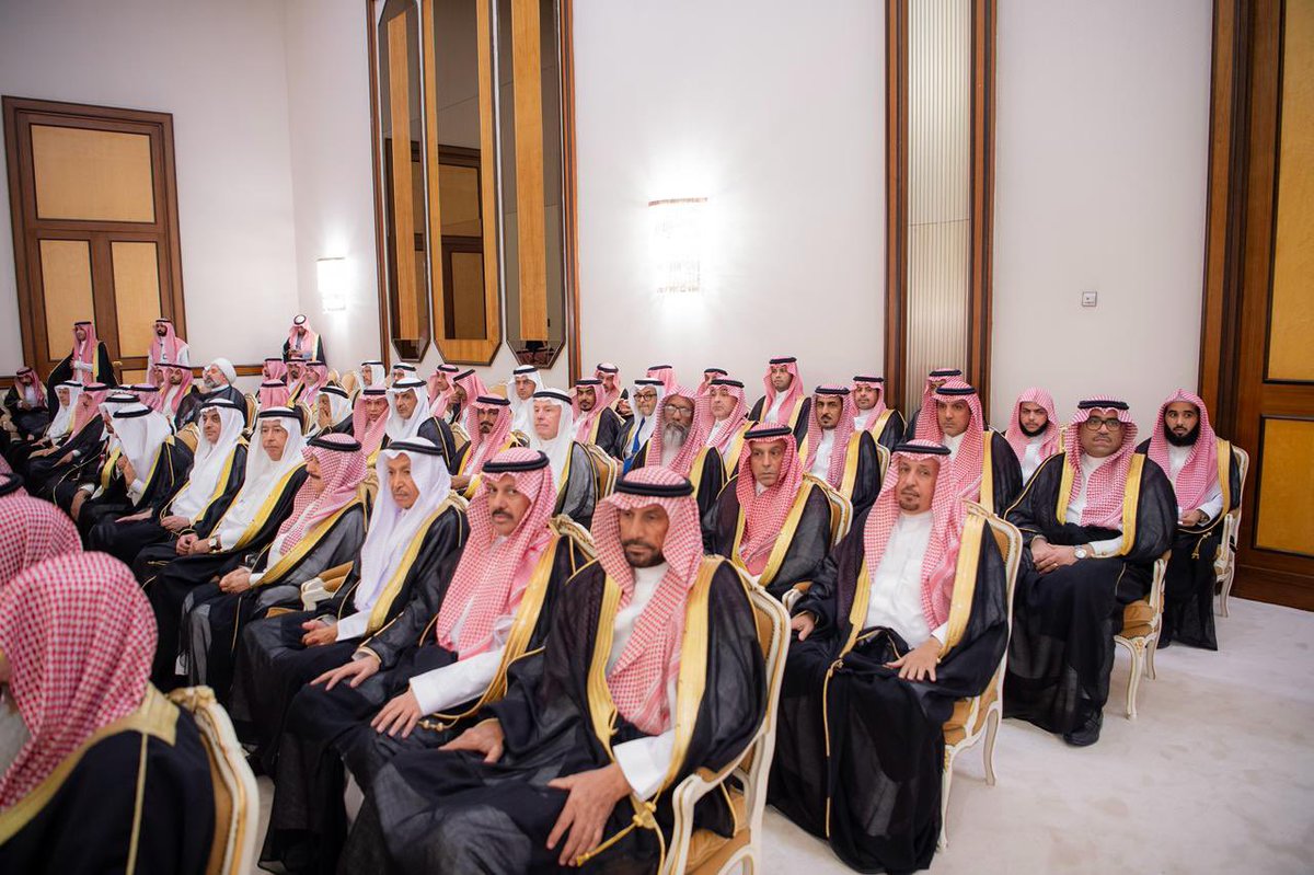 سمو سيدي #ولي_العهد يستقبل في قصر الخليج بالدمام أصحاب السمو الأمراء والفضيلة العلماء والمعالي وجمعًا من المواطنين.

#الدمام