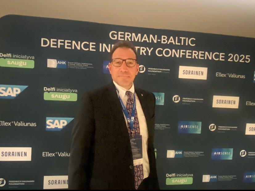 BMSInvests's tweet image. $ONDS | 🇪🇪🇱🇻🇱🇹🇩🇪 

Adam &amp;amp; Ondas Capital getting to work in the Baltics/Germany.

Companies which attended include: Rheinmetall, Quantum Systems, Frankenburg, Helsing etc. as well as government and ministry affiliations.