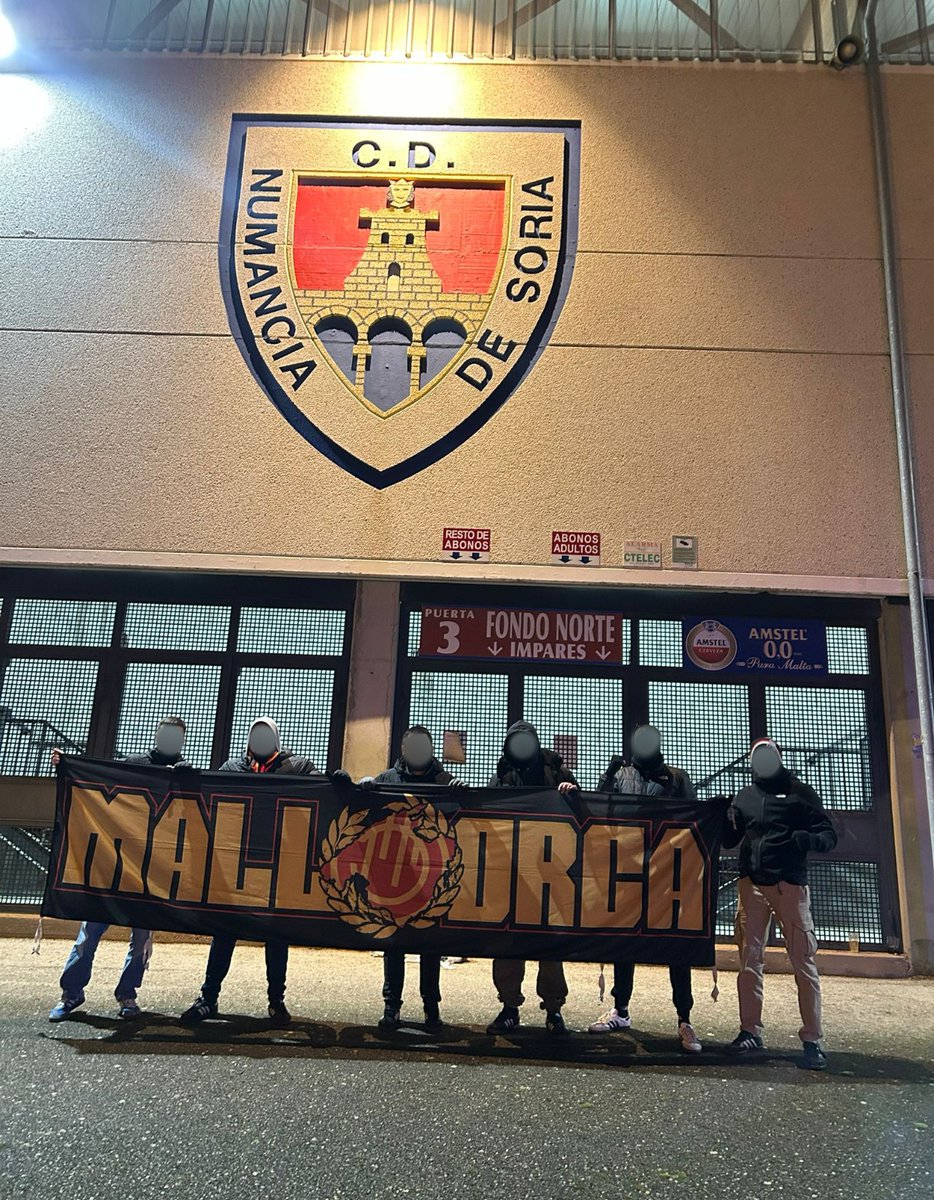 supportersmca99's tweet image. Del barro a la gloria.

HONOR @Xotiko22

Día de copa.

🔴⚫