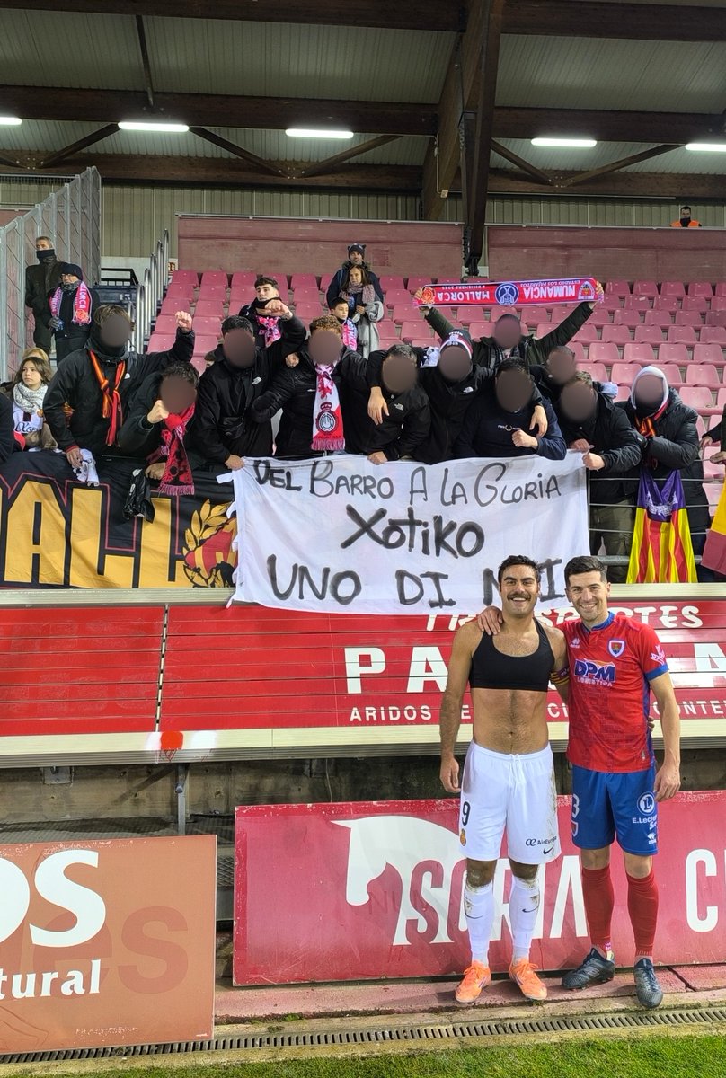 supportersmca99's tweet image. Del barro a la gloria.

HONOR @Xotiko22

Día de copa.

🔴⚫