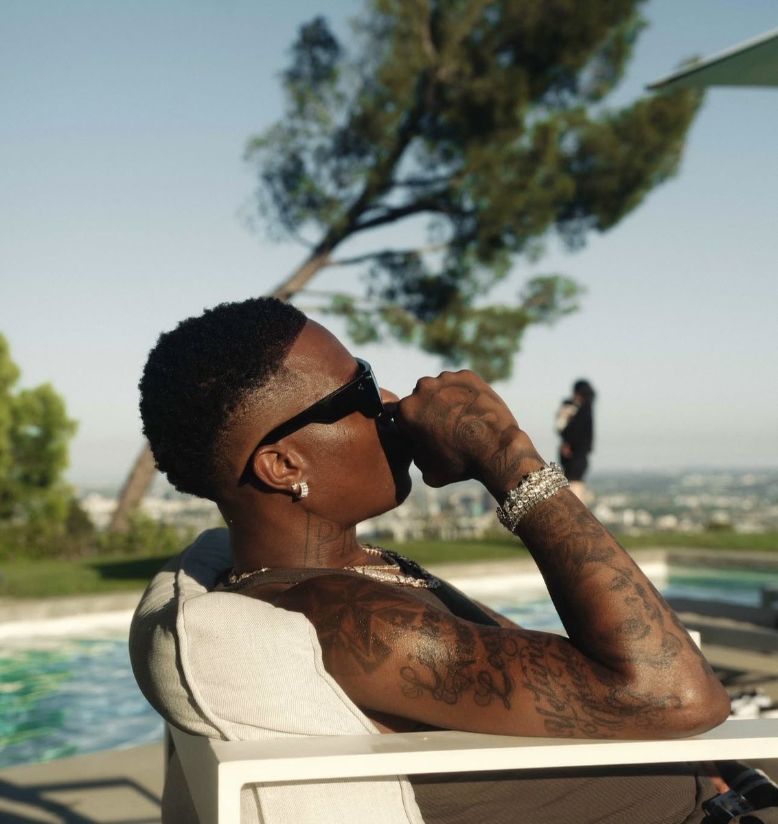 Wizkid isn’t “back.”
Wizkid never left!
The culture just took a moment to catch up again.

Davido once said, “dem no dey hear Wizkid gbedu again.”

But history has always had selective hearing ,and it has never heard Davido above Wizkid, not once.

Fast-forward to 2025:
•Wizkid