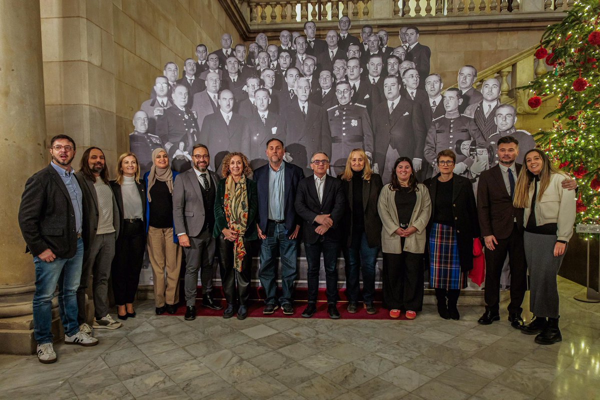 93 anys del primer ple del <a href="/parlamentcat/">Parlament de Catalunya</a>. Gairebé un segle de democràcia i de servei al país.

Avui és un bon dia per constatar amb orgull la representació d’<a href="/Esquerra_ERC/">Esquerra Republicana</a> al Parlament.