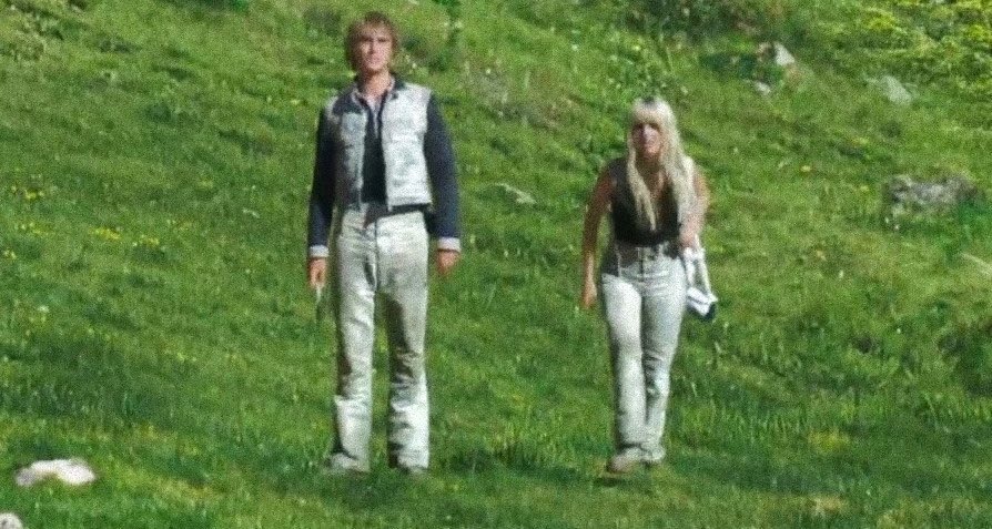 thngergames's tweet photo. "Adeus, Maysilee Donner, que eu detestava, depois passei a respeitar meio a contragosto e cheguei a amar. Não como namorada nem como amiga. Uma irmã, eu diria." https://t.co/HNGu3q5IGZ