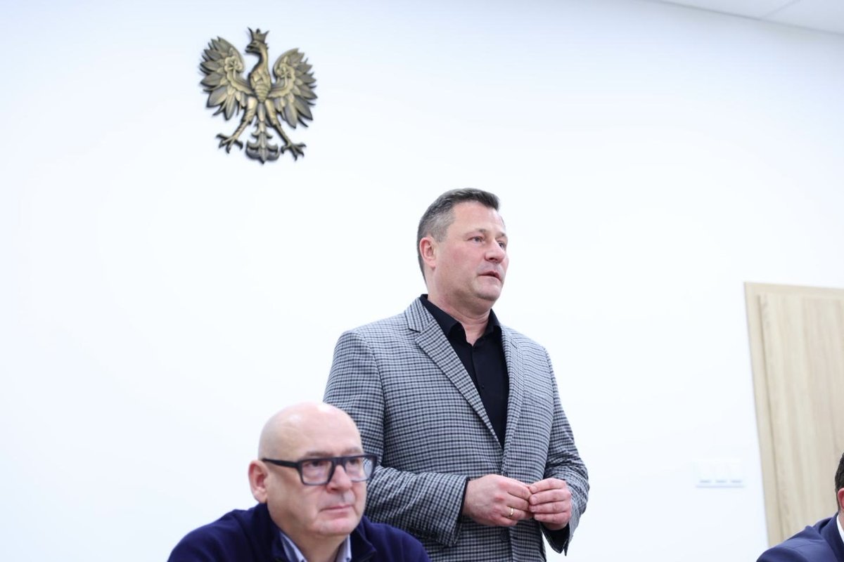 KonradGwozdz_'s tweet photo. Nowym Przewodniczącym Klubu Parlamentarnego @nowePSL został @KrzysztofPaszyk! 🍀🇵🇱👏🏻 https://t.co/RQUkz6zN2j