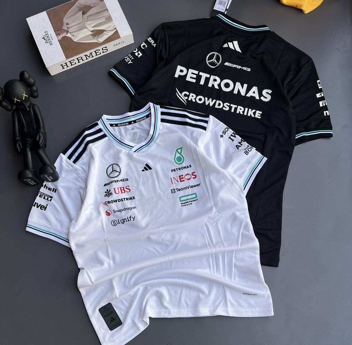 ShuffleStore256 tweet media