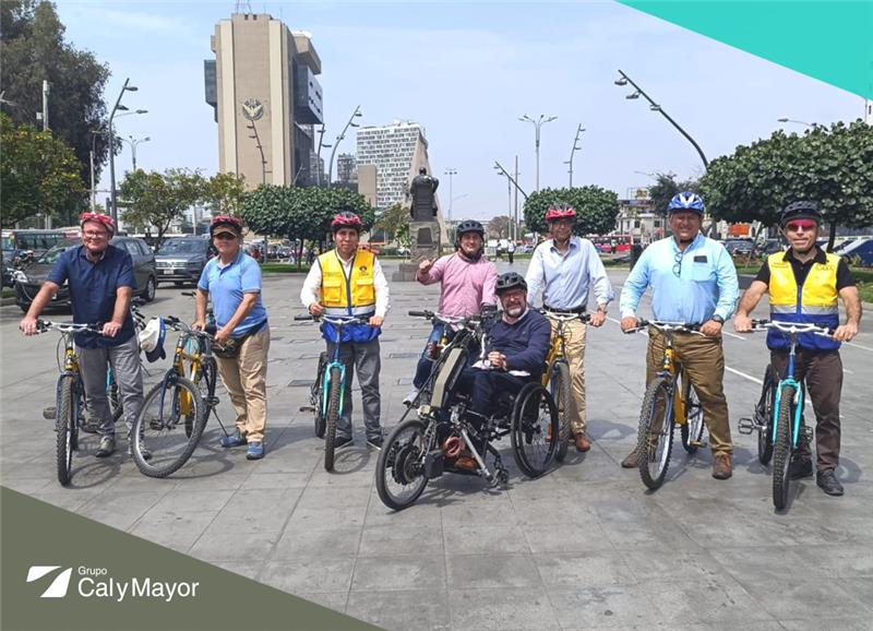 Cal_y_Mayor_'s tweet photo. En Grupo Cal y Mayor participamos en la supervisión de las ciclovías de Lima junto a KfW.
Seguimos impulsando infraestructura segura, movilidad sostenible y mejores espacios para quienes se mueven por la ciudad. https://t.co/0ksCsmtWW8