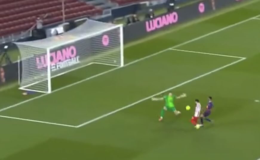 Asensii20's tweet image. He’s literally doing the Ter Stegen classic 😭😭😭