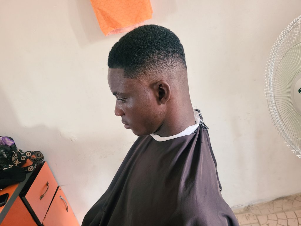 Kola_Emmanuel01's tweet photo. #UnisexSalon #SalonVibes #HairTransformation
#GenderNeutralBeauty #HairCare
#FreshCut #BeautyForAll
#ModernSalon #HairCare
#StyleForEveryone https://t.co/XZDyzpHXwe