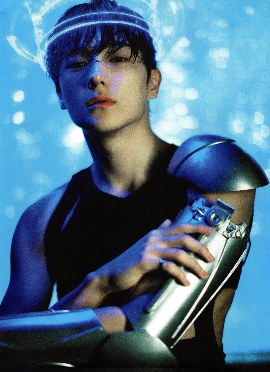 tbz_archive1206's tweet image. 📁 BE YOUR OWN KING PHOTOBOOK 4k Scans (2021)
        ↳ 비 유어 온 킹 포토북 고화질 스캔 #더보이즈 #현재 #HYUNJAE