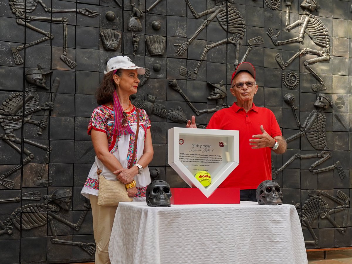 Academia AHH tweet media