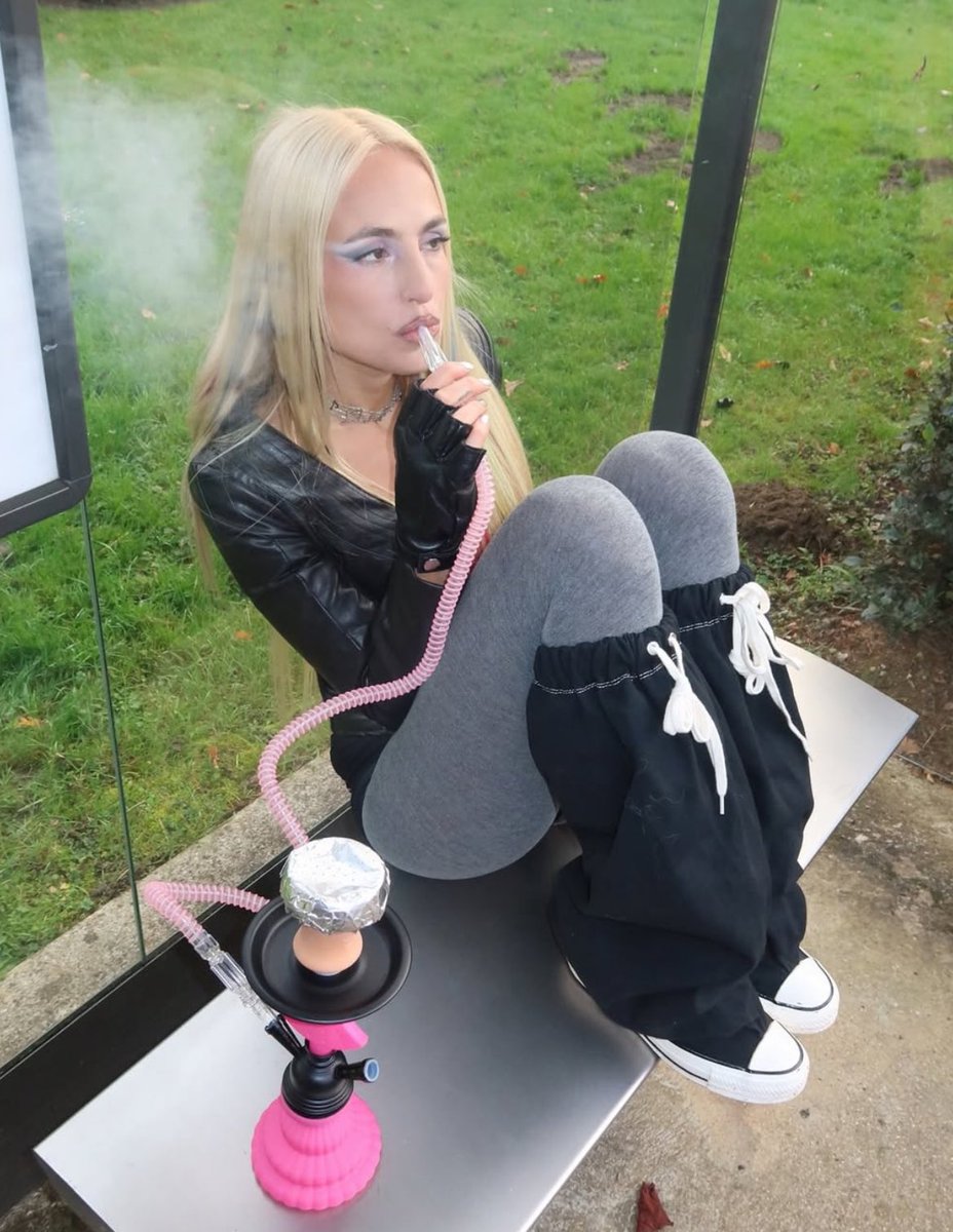 el viernes revive la musica 💋