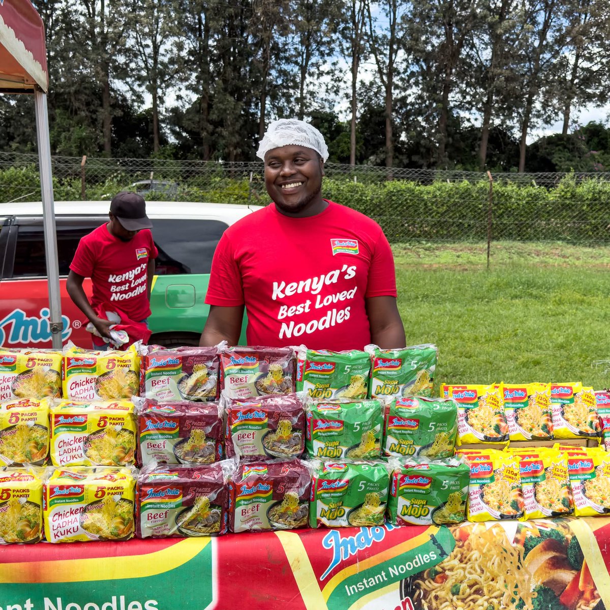 I can eat pasta from any brand no matter the price,size or shape, but when it comes to noodles I only do Indomie!! I've tried other brands and everytime I'm disappointed especially with their seasonings.Mimi kama si Indomie sitaki!😂 Anyway the image is courtesy of <a href="/IndomieKenya/">Indomie Kenya</a>