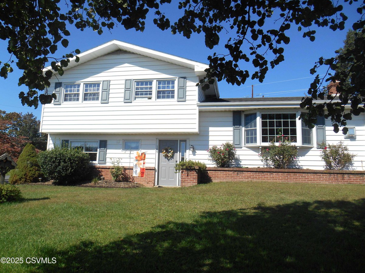 KeyPartnersReal's tweet image. 109 FIRST AVE, Berwick, PA 18603 just sold! Contact us for assistance in doing the same with your property. It would be our pleasure to work with you.