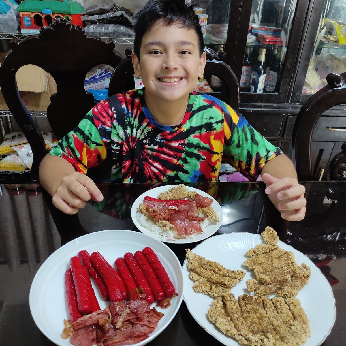 heathjournalday's tweet photo. Breakfast time! Keep your tummy full and your smile Heath-certified. https://t.co/juadFn7UhV