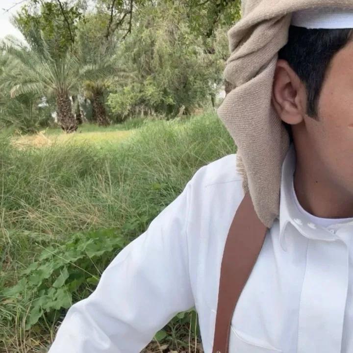 سمعت عنك سالفه بس مدري اذا #صدق. 
 يا مدورين السوالف فى قفانا وش 
  لقيتو غير صيت ماقدرتو #تاخذونها ؟.