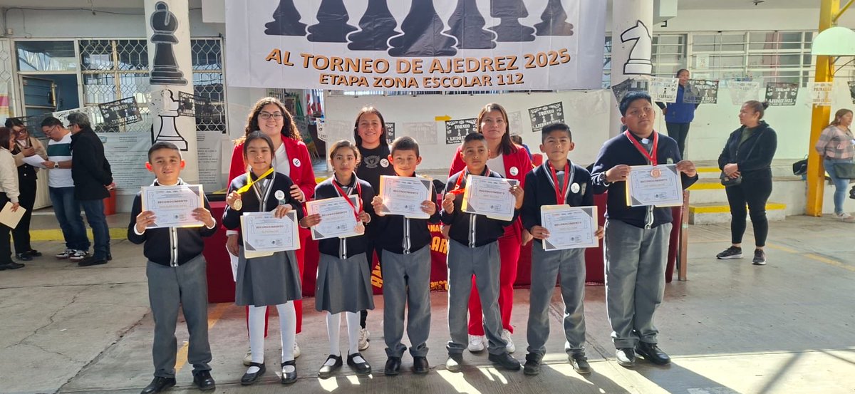 AytoOcoyucan's tweet image. ✨ Muchas felicidades a las y los jóvenes de las primarias de la Zona 112 que participaron con entusiasmo en el Torneo de Ajedrez 2025, realizado en la Escuela Primaria Antonio Carvajal.
¡Que este logro sea el primero de muchos más! ♟️💫
#Ajedrez #Educación #Progreso