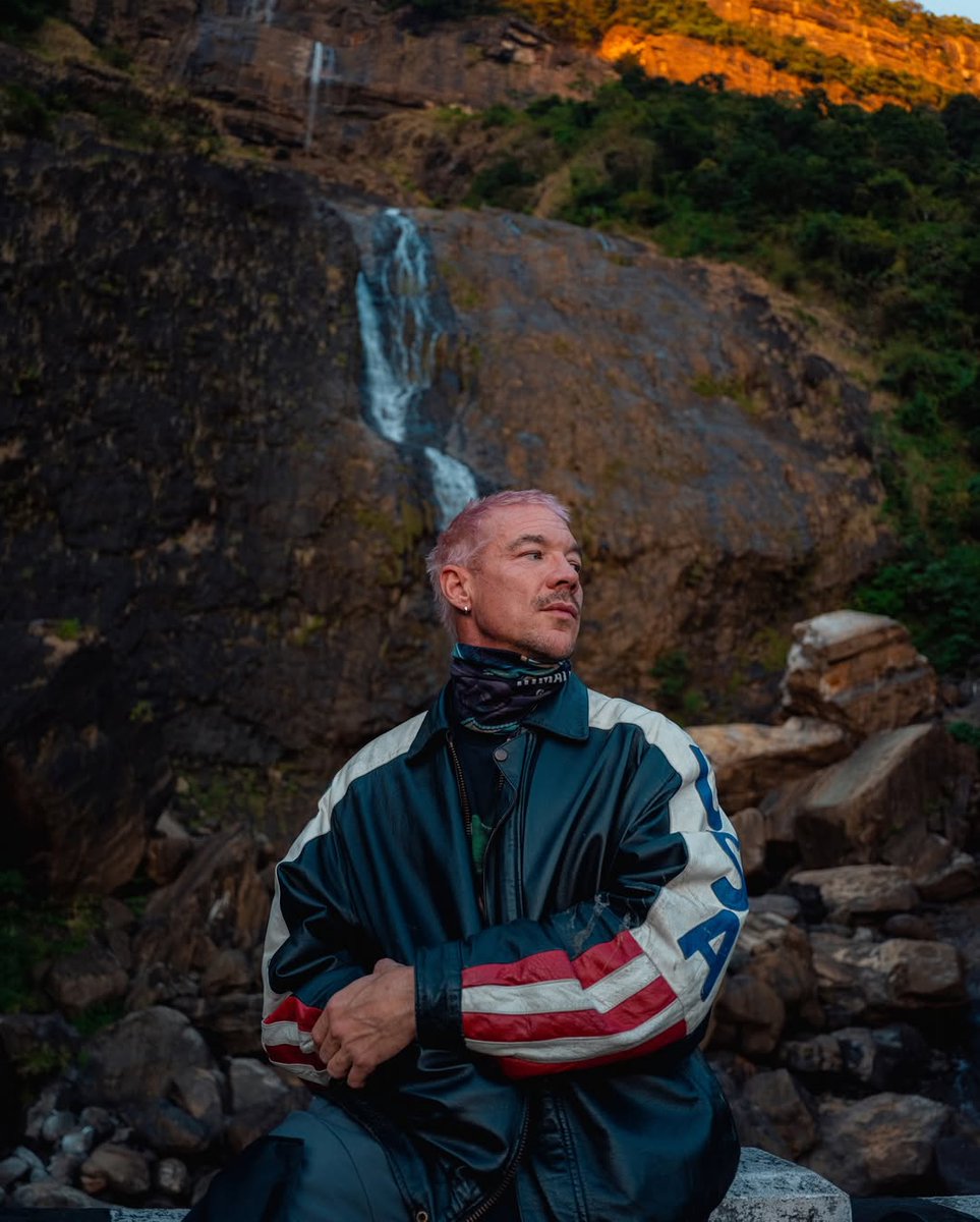 diplo's tweet image. I was 20 when I first came to India with nothing but a restless mind and an old Enfield I bought from a friend in Delhi who taught me to ride in one dusty afternoon. He took my money, flew back to Florida, and left me with one rule: don’t hit a cow, and only ride between 2–6 a.m.…