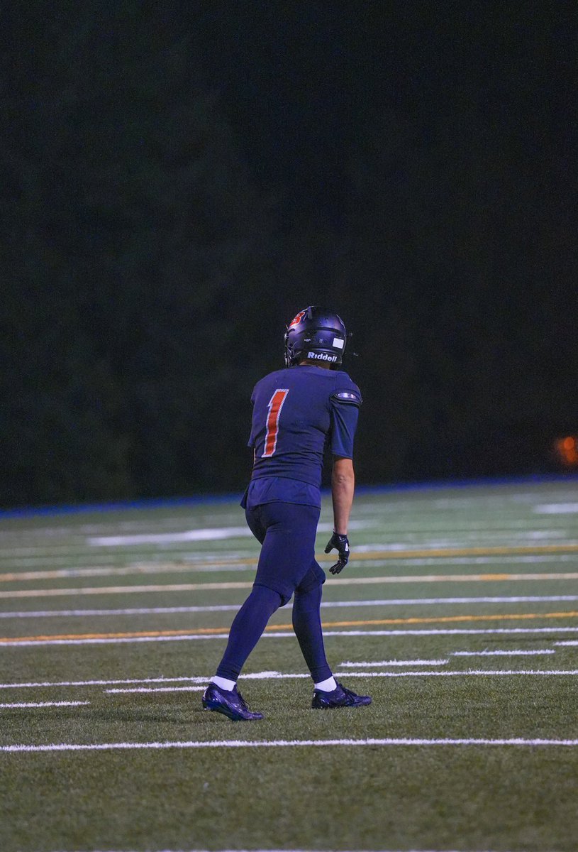 Keller1Jackson's tweet photo. Please take a look at my senior season highlight, looking for any opportunities DMs are open! https://t.co/QUq2pFDvu4 https://t.co/erKwPOldwX