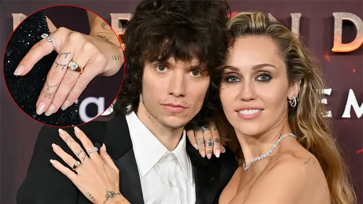 Pop_Extremo's tweet photo. Miley Cyrus y Maxx Morando se han comprometido tras cuatro años de relación. 💍✨

La cantante confirmó la noticia al lucir un anillo personalizado de Jacquie Aiche durante la alfombra roja de Avatar: Fire and Ash.

#MileyCyrus #MaxxMorando #PopExtremo https://t.co/1bTNsdkg4E