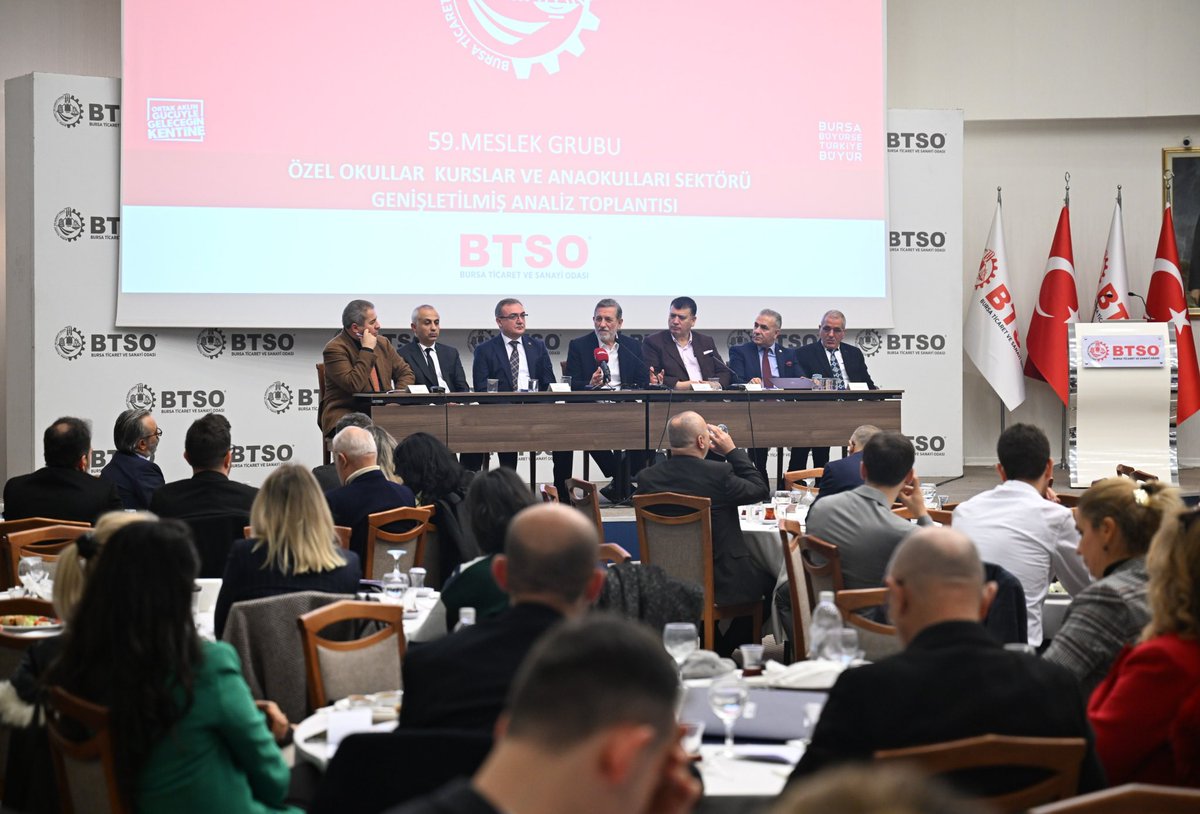 Eğitim sektörümüzün kıymetli temsilcileriyle bir araya geldik. Bu buluşmada hem mevcut çalışmalarımızı değerlendirdik hem de sektörümüzün stratejik yol haritasını, hedeflerimizi ve önümüzdeki dönemde hayata geçirmeyi planladığımız projeleri konuştuk.

Bursa Ticaret ve Sanayi