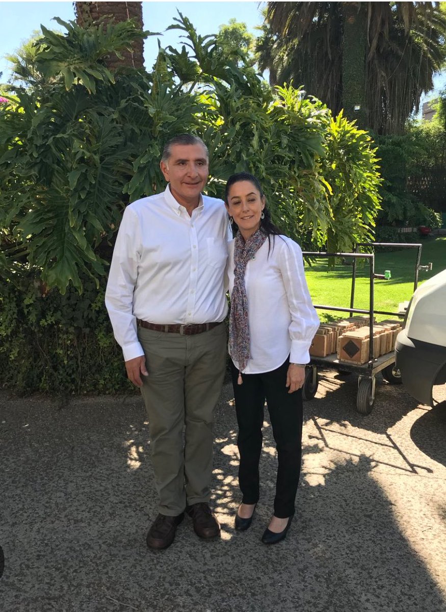 ¿Y nadie va a preguntar qué sucedió con Adán Augusto López? Pasó de corrupto/criminal vinculado a La Barredora, a brazo político que  operó la salida de Gertz. No se fue, no se le exigió la renuncia, ahí sigue, regodeándose en la más absoluta impunidad. 

Así la transformación.