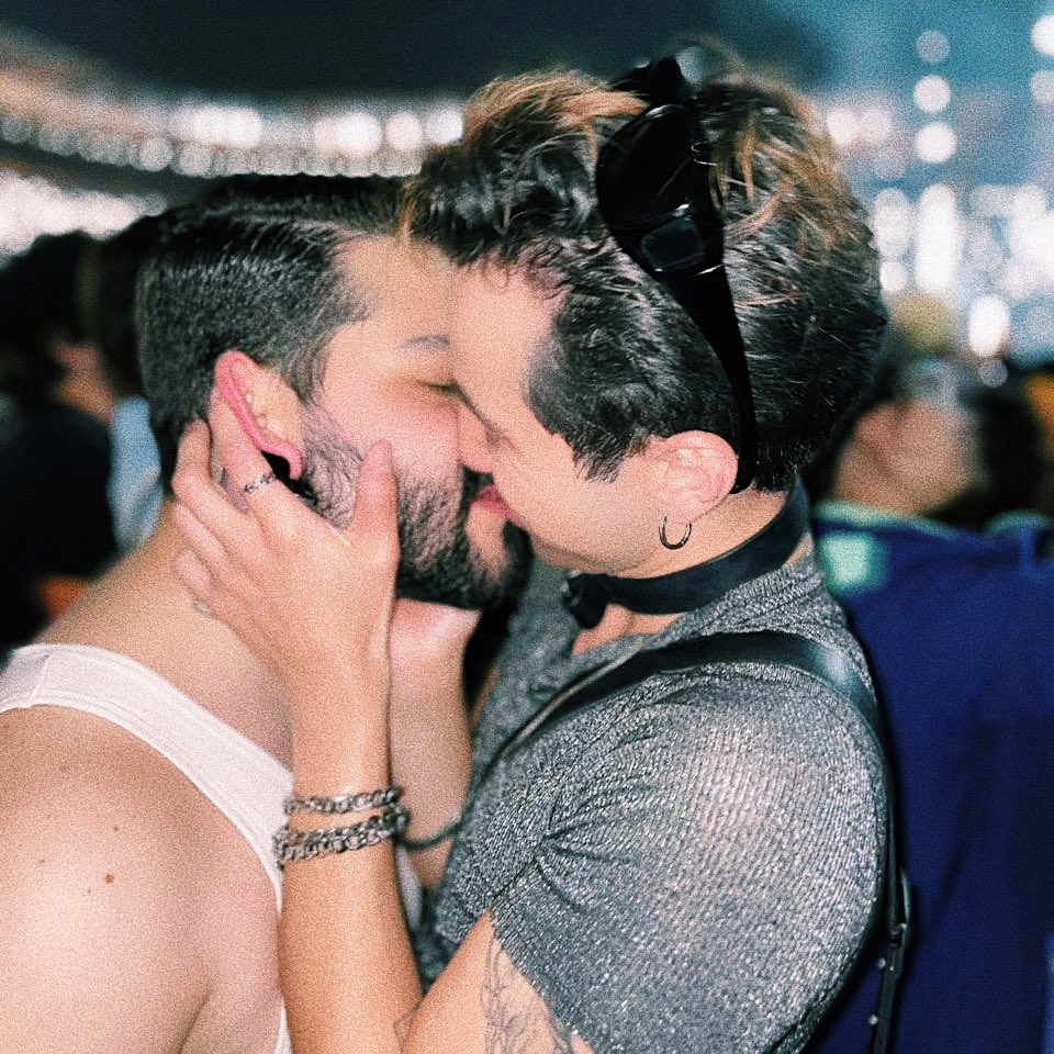 Si al final de cuentas él era mi recompensa, qué suerte que nunca me fui💙🦋