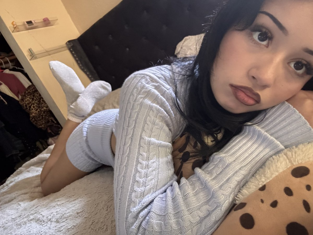 kry4krstyal's tweet photo. Why do my socks drive you so crazy ? https://t.co/rXkBo04WO3