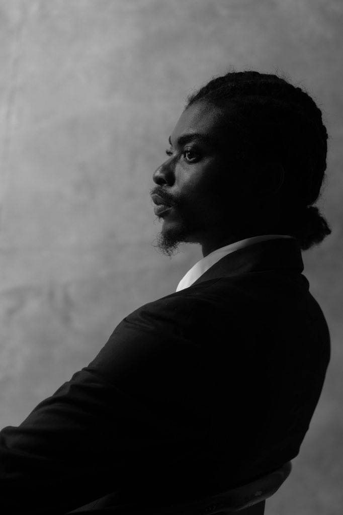 thebleckboy's tweet photo. A year older , a year wiser🎊🎊. Or Hiw do the kids say it these days?🌚 Dear me, happy birthday 

Photography: @Psalmluzzeeii https://t.co/rgwzQ2QfLO