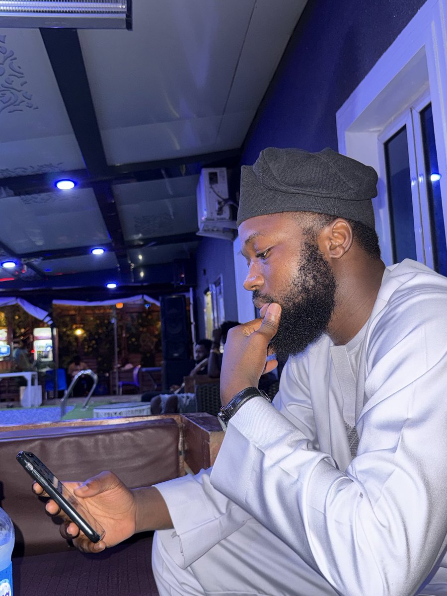 commando_skiipz's tweet image. “Fine boy sege”😅