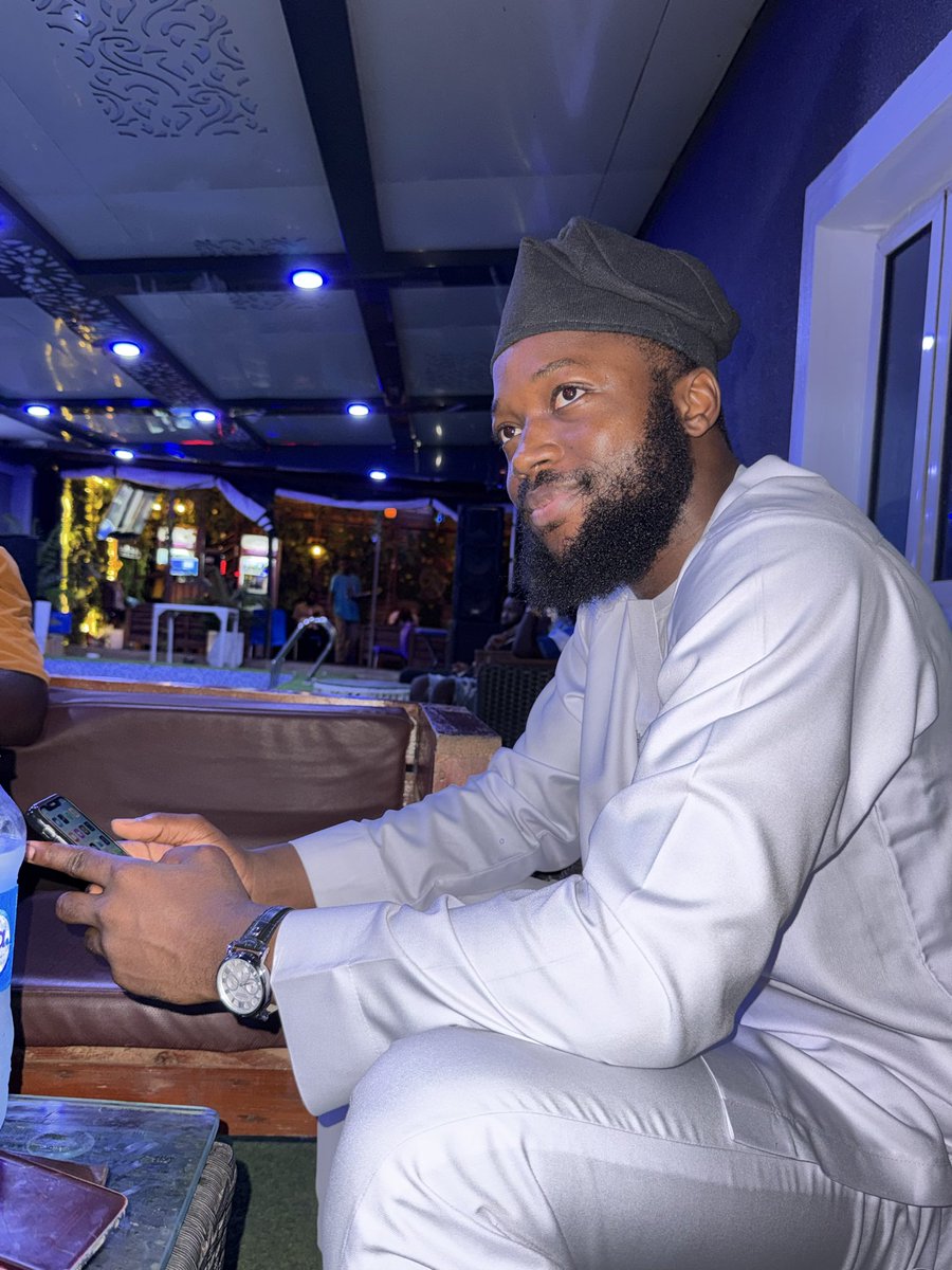 commando_skiipz's tweet image. “Fine boy sege”😅