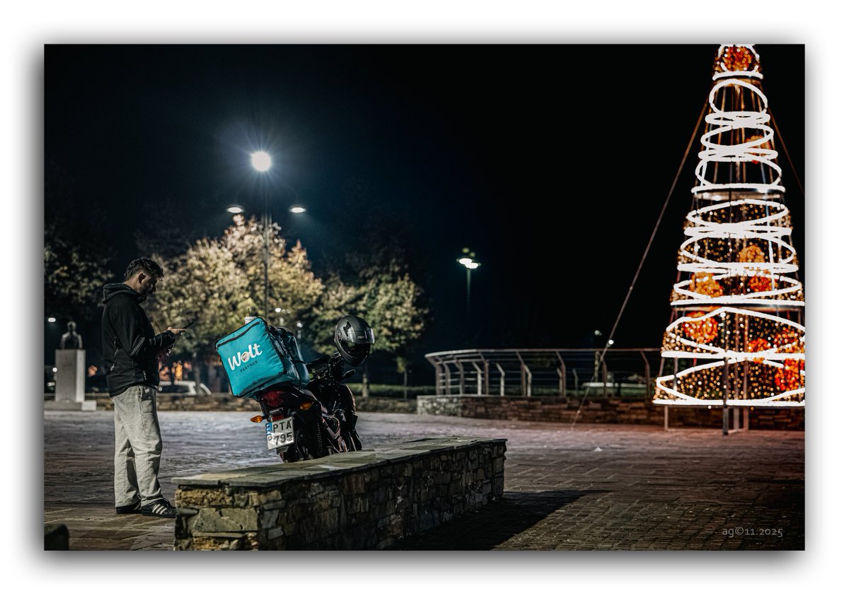 foivosloxias's tweet photo. Νυχτοπερπατήματα.

2.12.2025

[#LUMIX #S5D &amp; #7Artisans AF 85mm f1.8] https://t.co/xDJFIFktUH